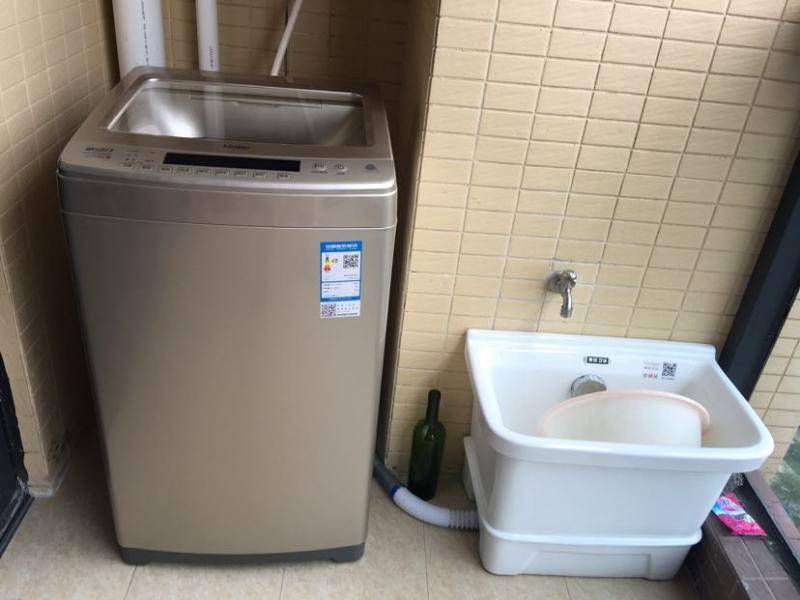 全自動(dòng)洗衣機(jī)脫水撞桶